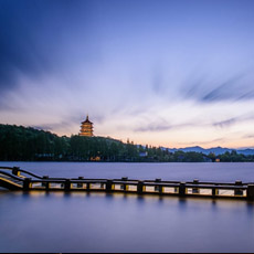 四合茗苑是集中式装修、中式设计的专业机构；古典中式装修设计、现代中式装修设计、别墅中式装修设计,设计及中式配饰一体化中式装饰设计平台,引领潮流，成为中式行业第一品牌。